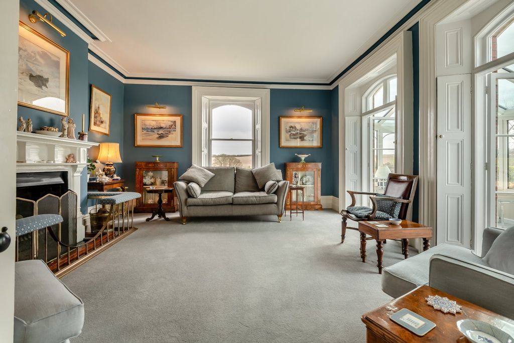 Property photo 2 of 18 Drawing Room