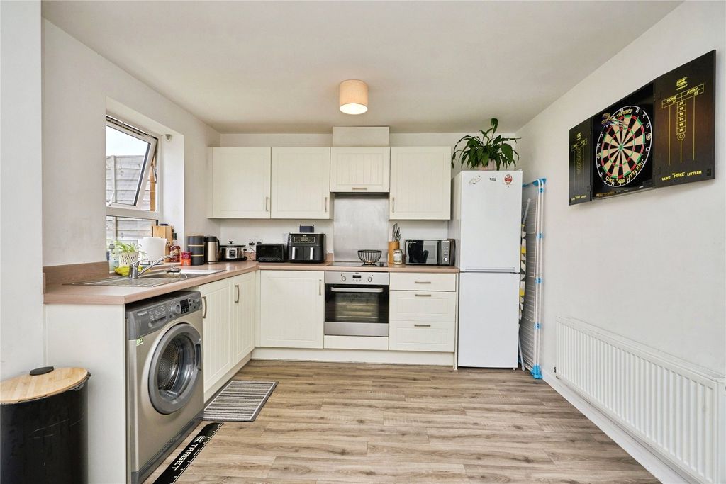 Property photo 3 of 14 Kitchen/Diner