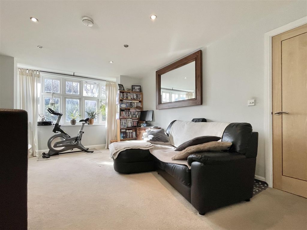 Property photo 3 of 18 Img_5208.Jpeg