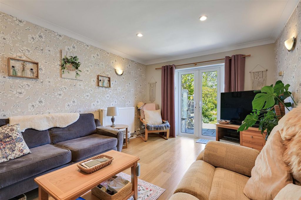 Property photo 3 of 16 Img (8).Jpg