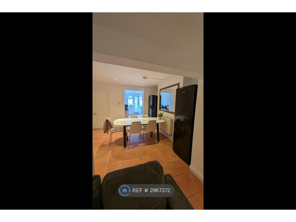 Property photo 3 of 8 Dinning Area Open Plan
