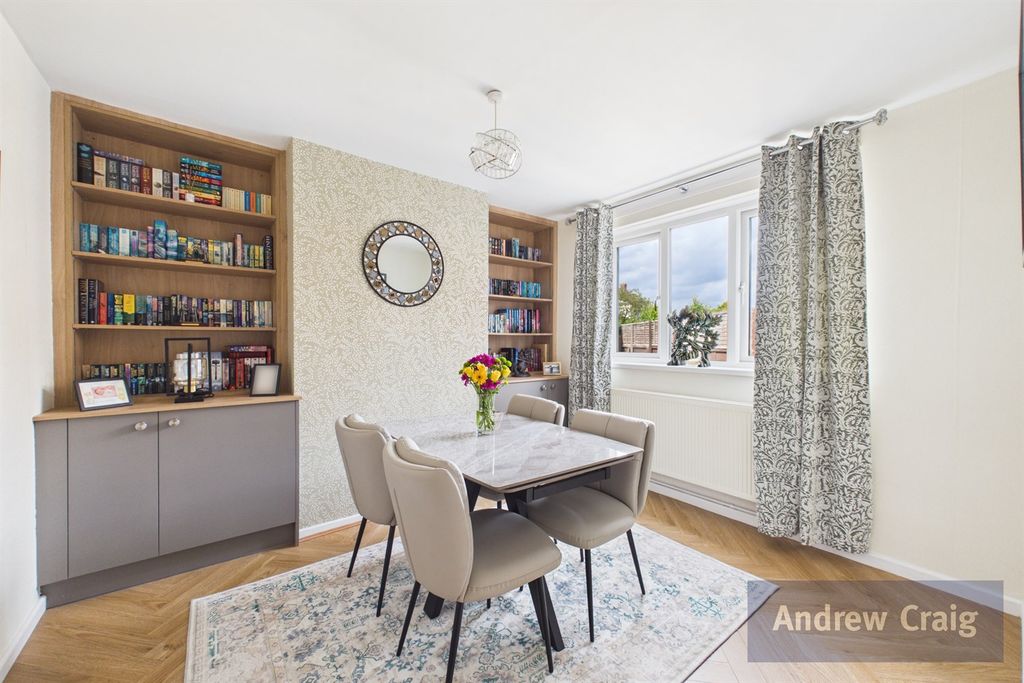 Property photo 3 of 11 Dining Room