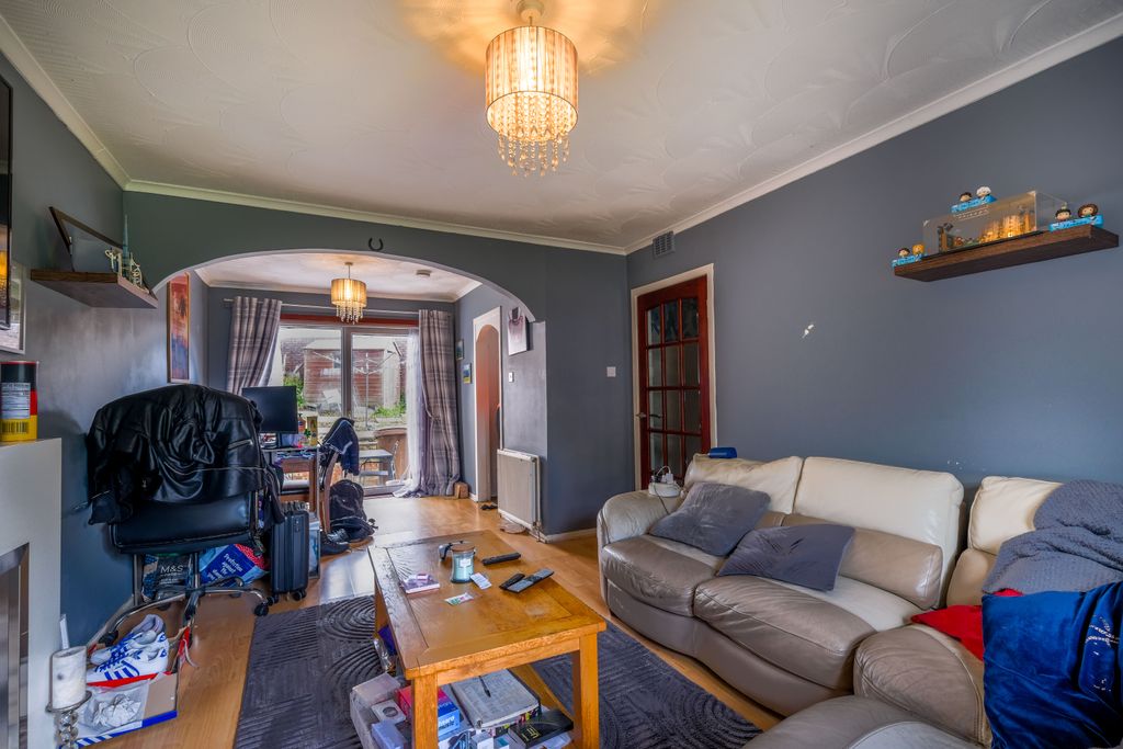 Property photo 3 of 18