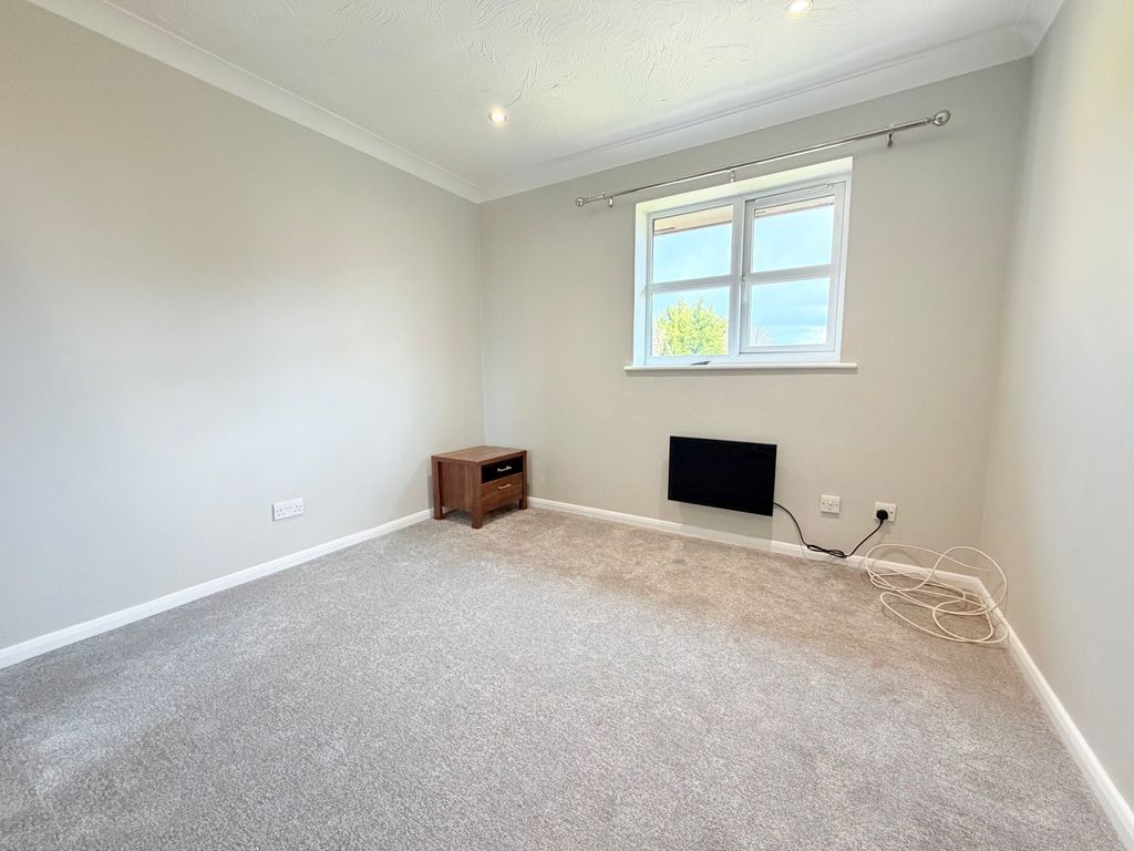 Property photo 3 of 5 1