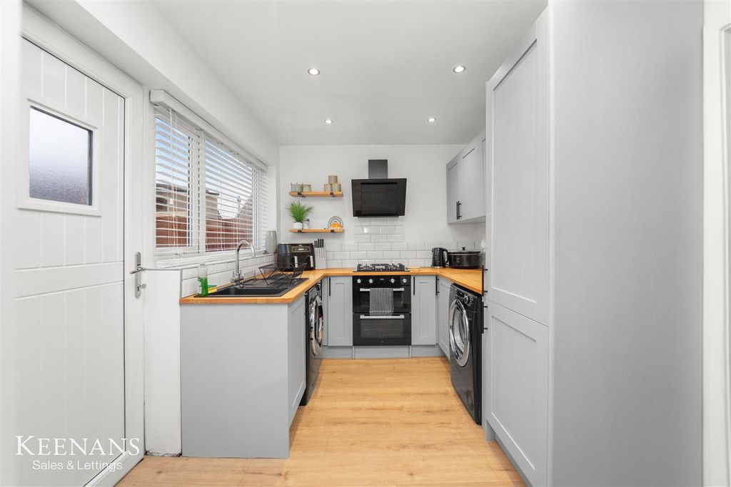 Property photo 3 of 34 3.Jpg