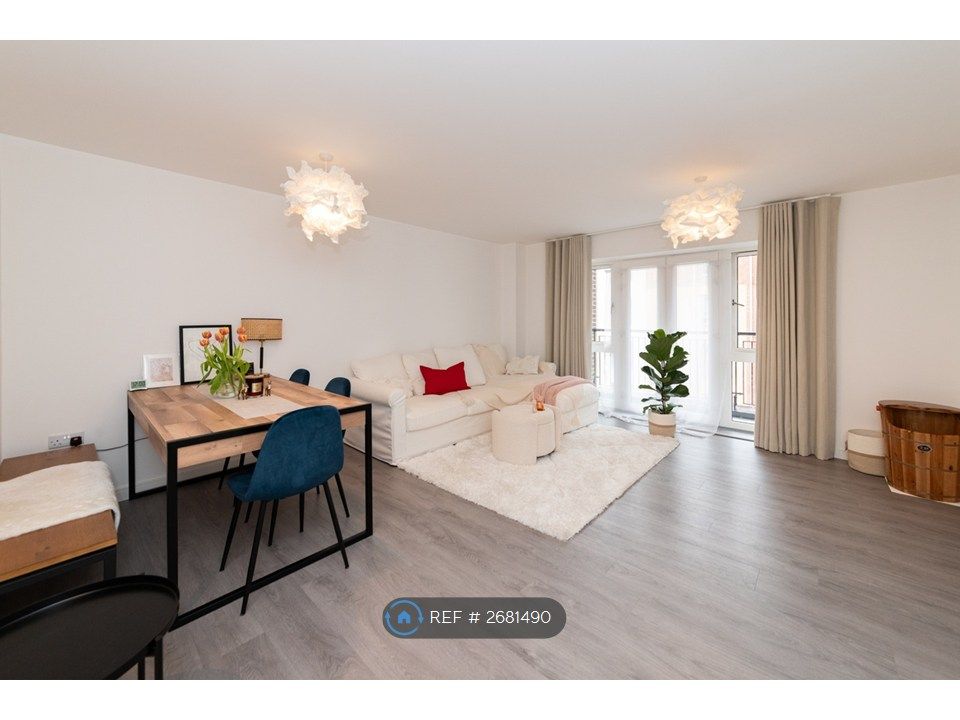 Property photo 1 of 13 Lounge &amp; Dining