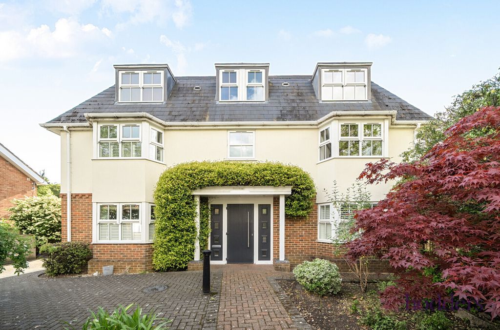 Property photo 1 of 20 c8Cf0488-68B9-48E...