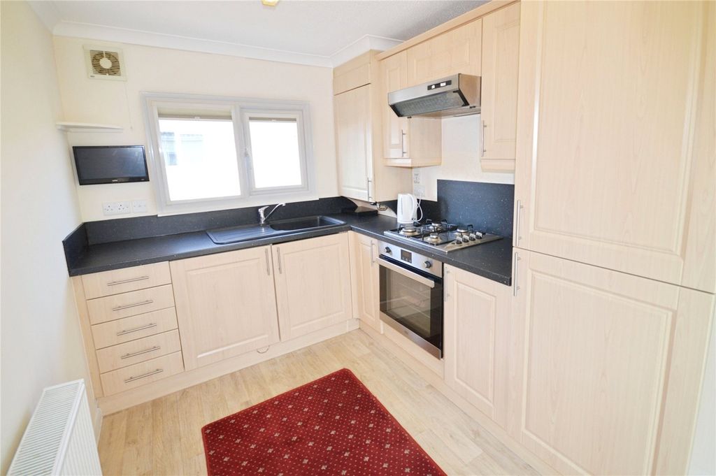 Property photo 3 of 15 Kitchen