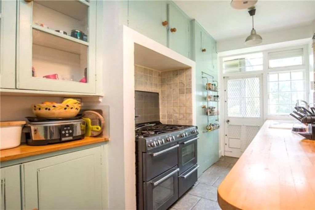 Property photo 3 of 12 Kitchen