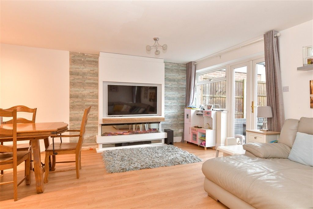 Property photo 2 of 10 Lounge