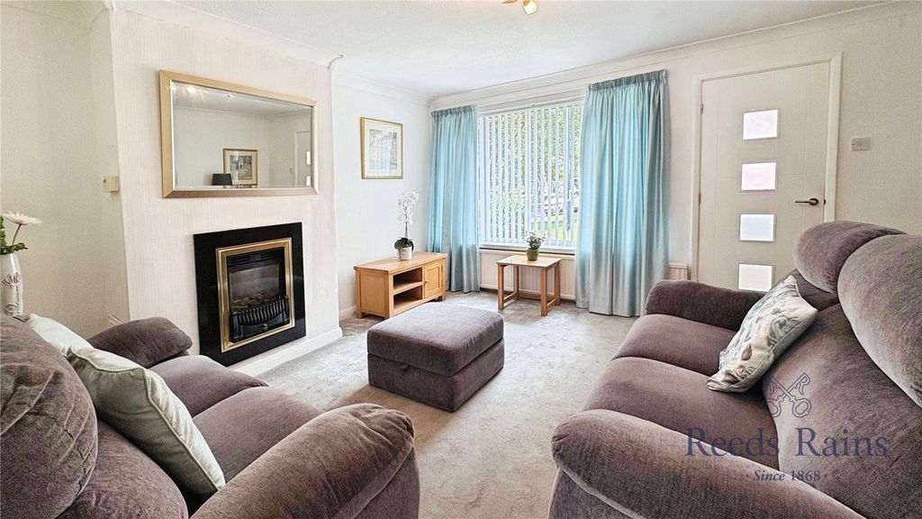 Property photo 2 of 17 Picture No. 29