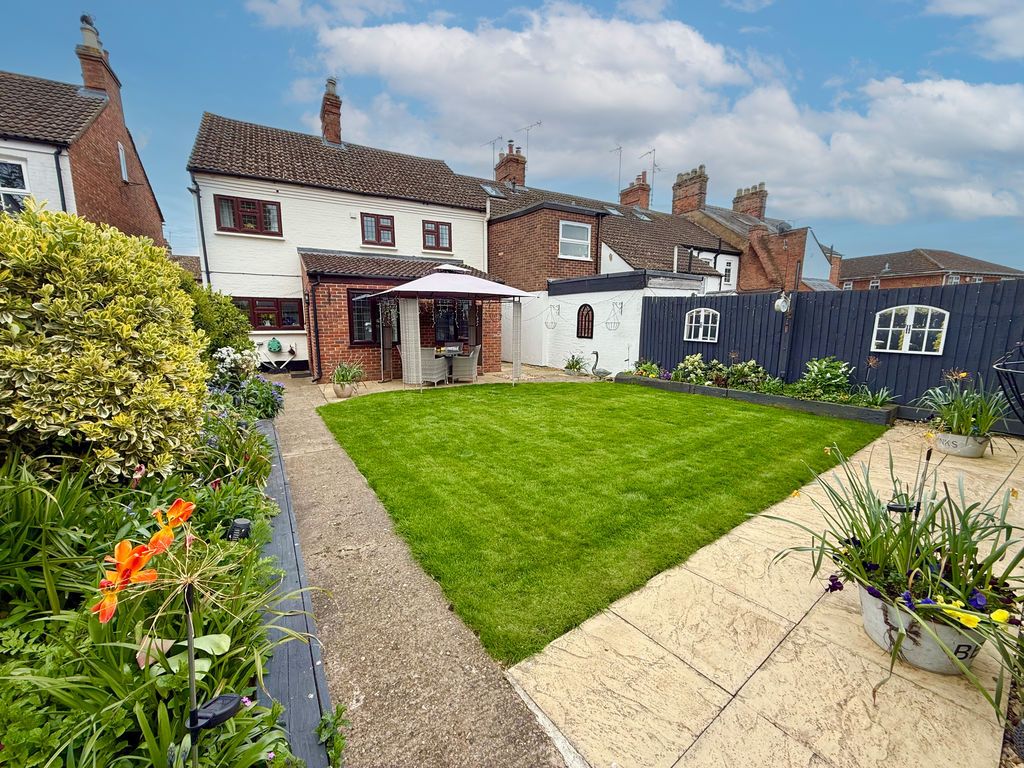 Property photo 3 of 19 Garden