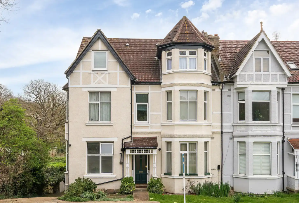 Property photo 1 of 20