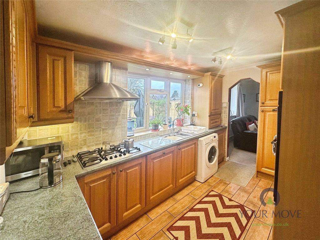 Property photo 3 of 22 Kitchen