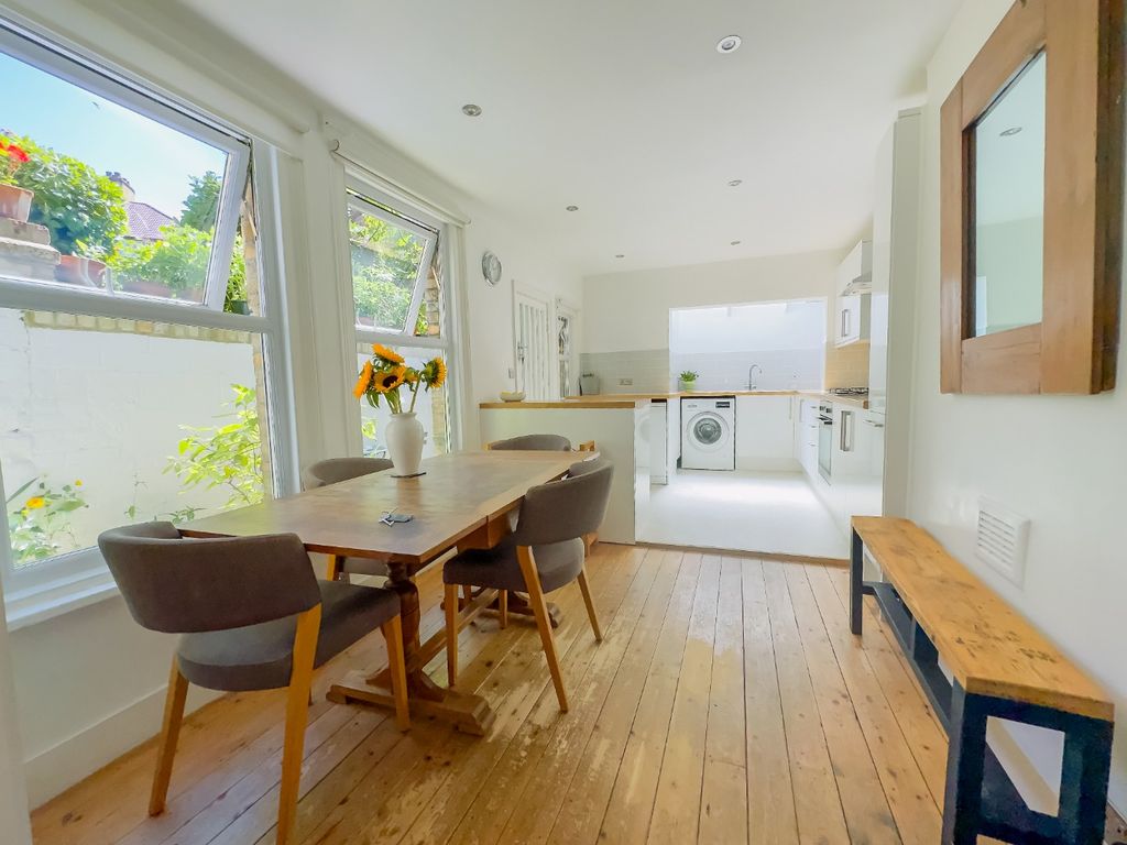 Property photo 2 of 32 5121403