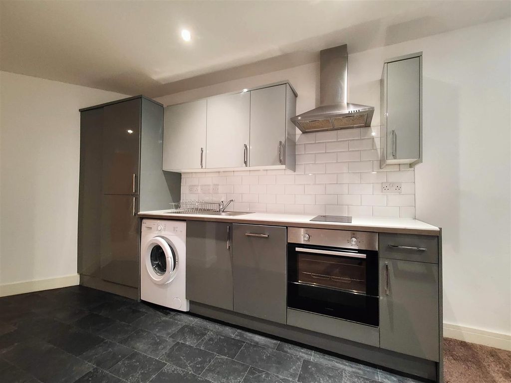 Property photo 3 of 5 Kitchen