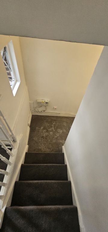 Property photo 3 of 6 Hallway