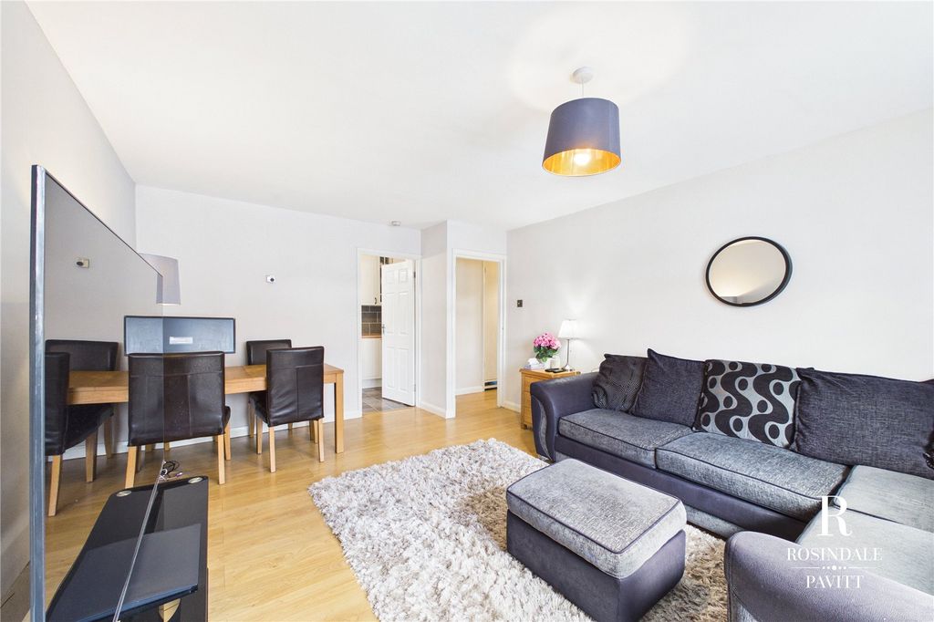 Property photo 3 of 17 Picture 3