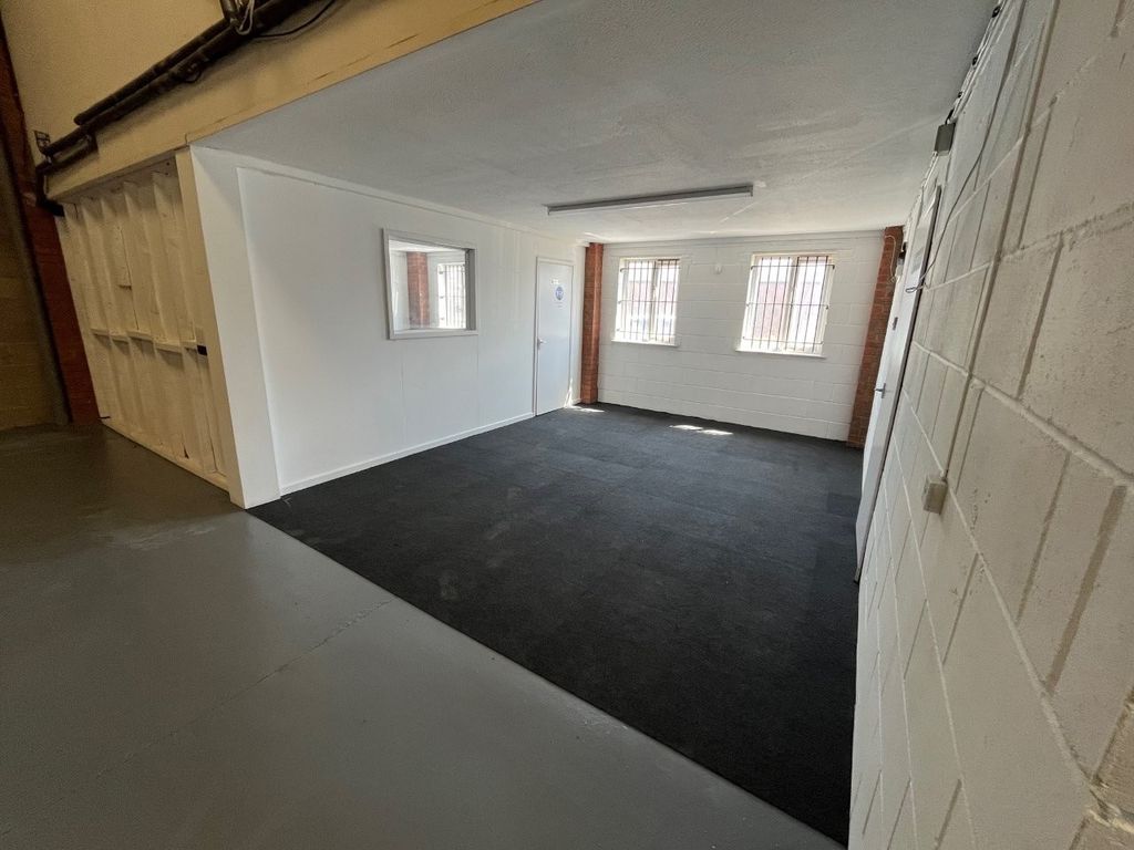 Property photo 3 of 5