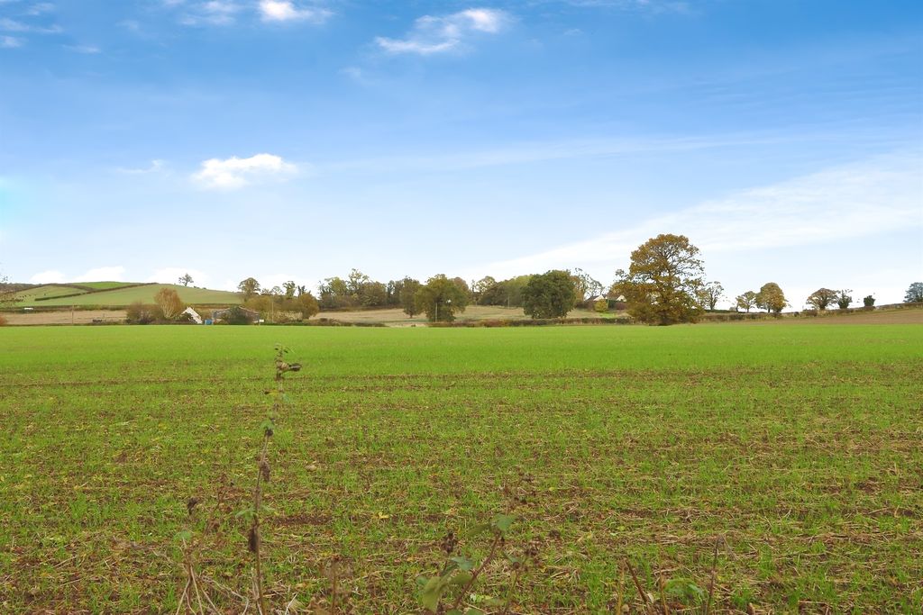 Property photo 3 of 18