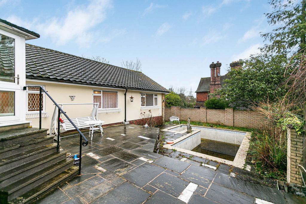 Property photo 3 of 41