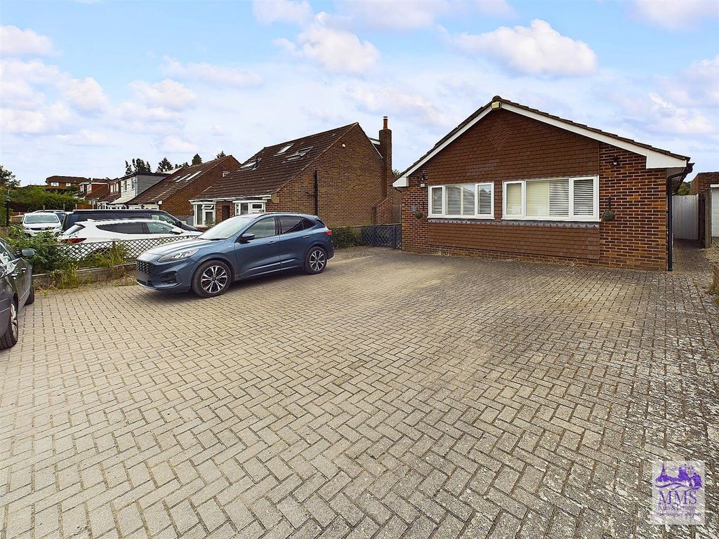 Property photo 1 of 22 Cam02633G0-Pr0162-Still028.Jpg