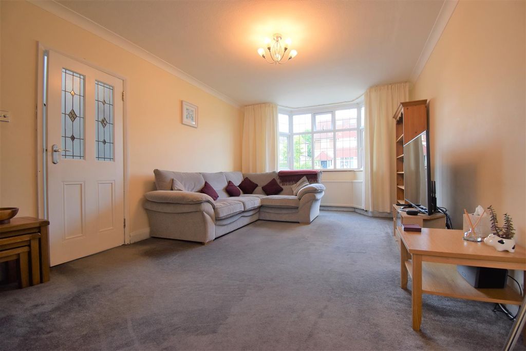 Property photo 2 of 10 Lounge 2.Jpg