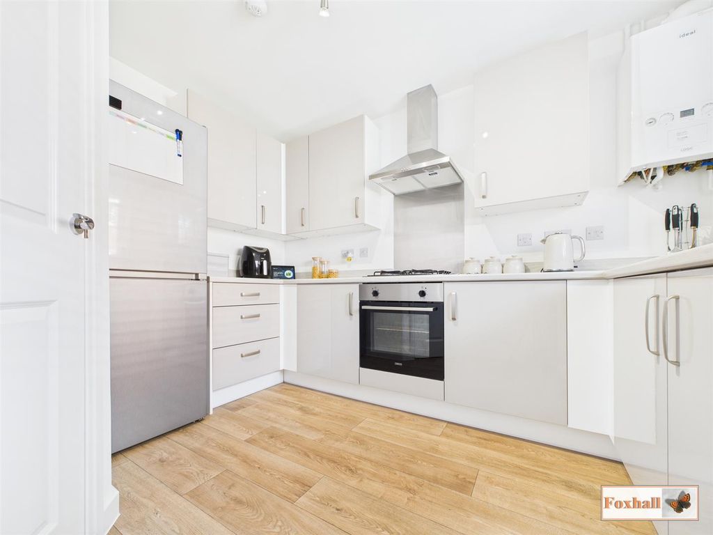 Property photo 2 of 21 Kitchen