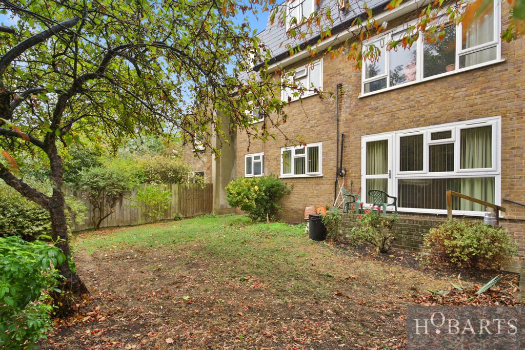 Property photo 1 of 12 One  Bedroom Ground Floor Purpose Built Flat For Sale