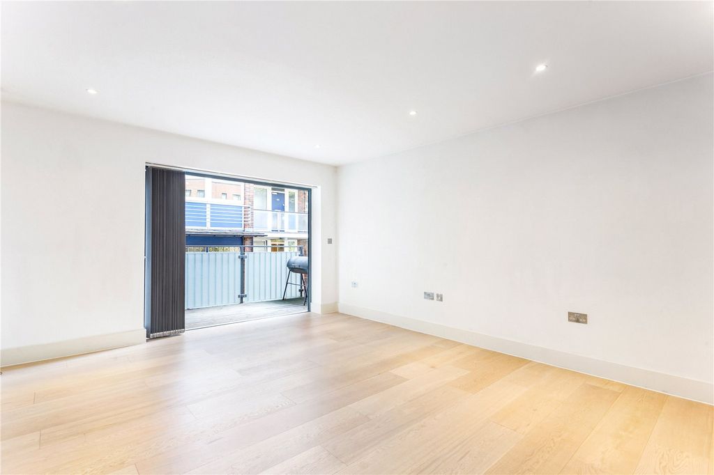 Property photo 3 of 12 Open Plan Living