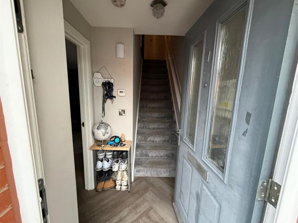 Property photo 3 of 15 Hallway.Jpg