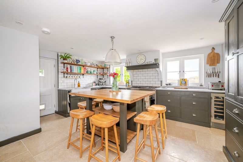 Property photo 3 of 41 Photo 5