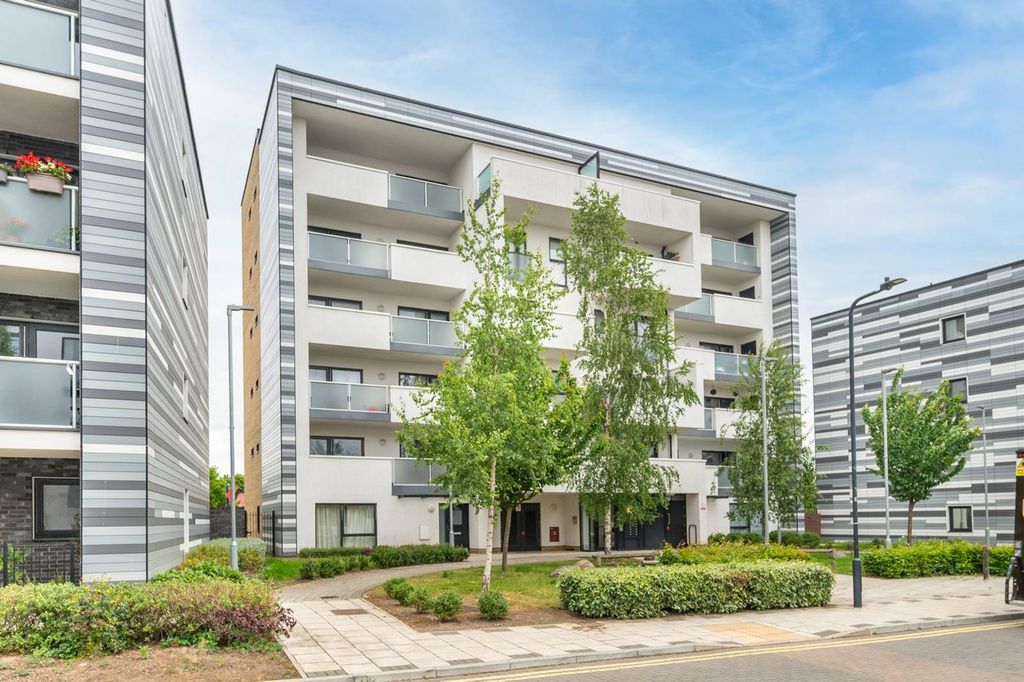 Property photo 2 of 12