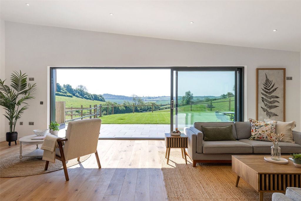 Property photo 1 of 13 1 Valley View