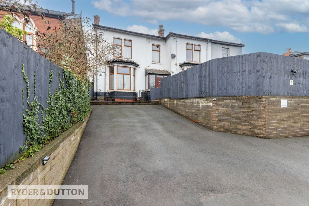 Property photo 1 of 37 Picture No. 13