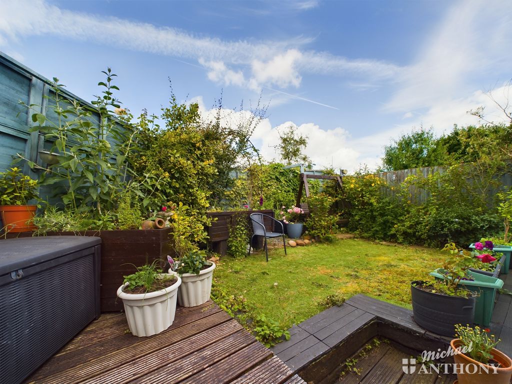Property photo 3 of 20 Cam02773G0-Pr0141-Still021