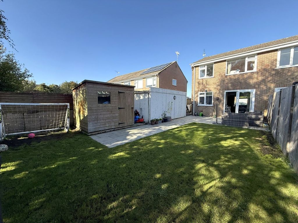 Property photo 2 of 20
