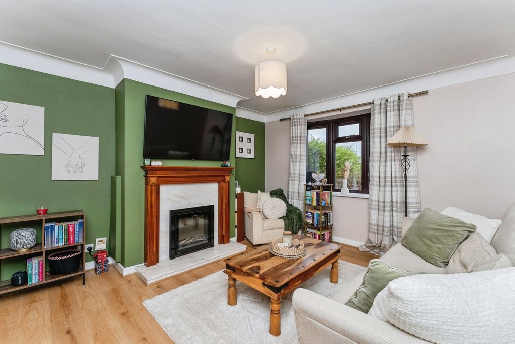 Property photo 2 of 27 Pbox-Img.Jpg