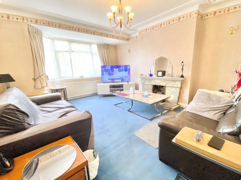 Property photo 2 of 23