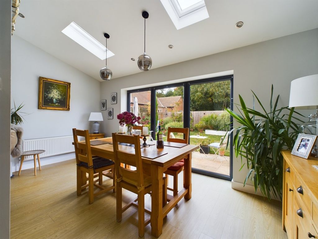 Property photo 2 of 27