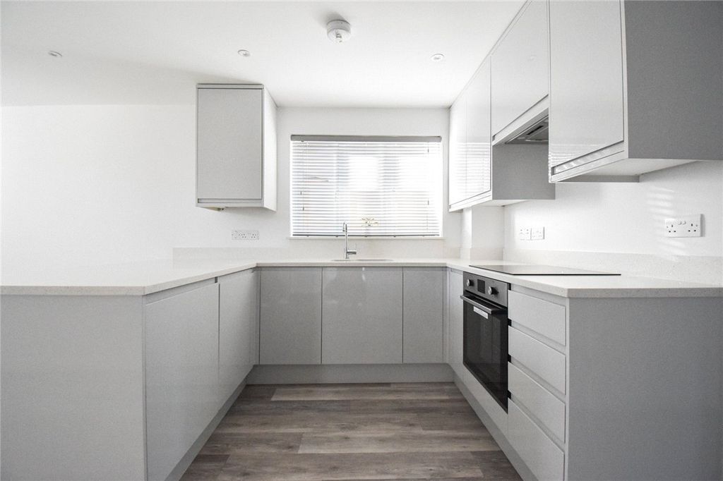 Property photo 2 of 7 Picture No. 10