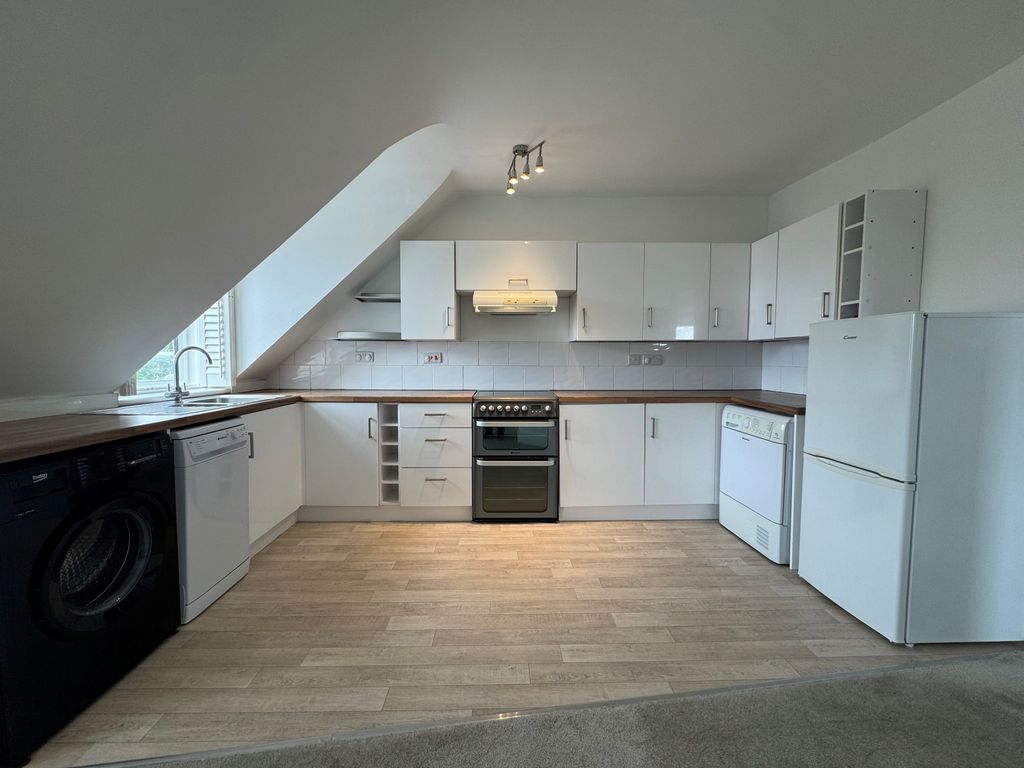 Property photo 2 of 6 Kitchen