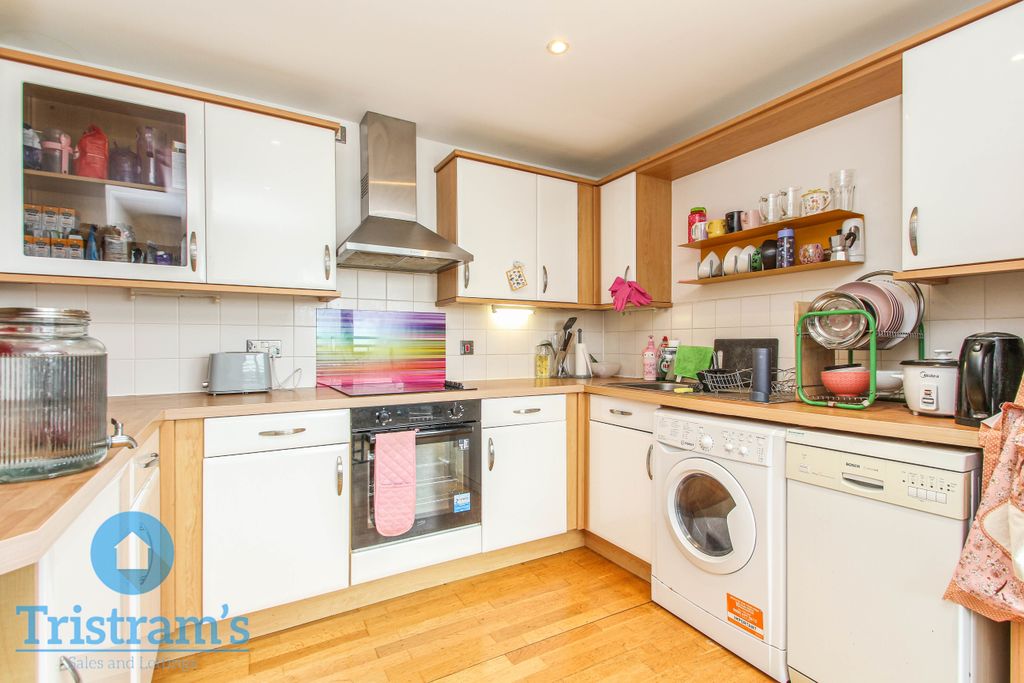 Property photo 3 of 20