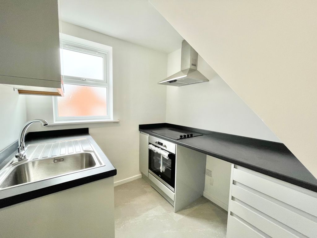 Property photo 3 of 4 Kitchen