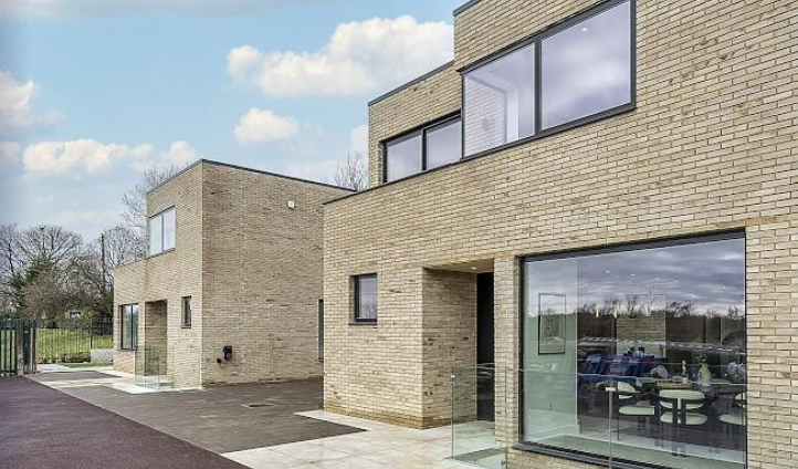 Property photo 3 of 9 3