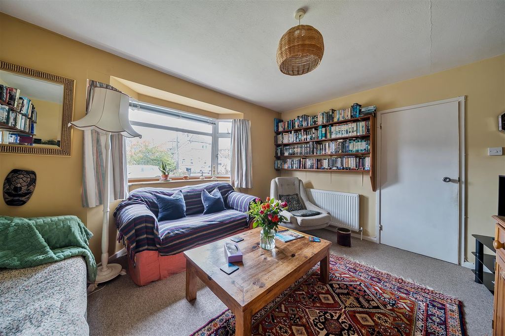 Property photo 2 of 21 Sitting Room