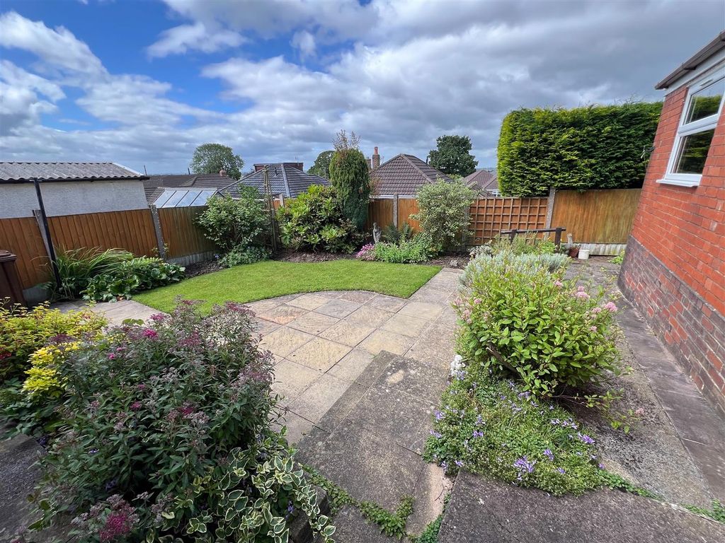 Property photo 2 of 21