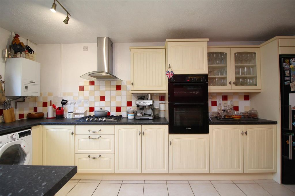 Property photo 3 of 13 Kitchen.Jpg