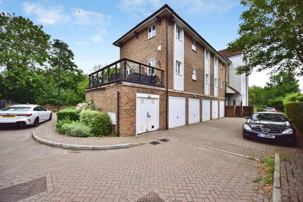Property photo 1 of 12 Block Aspect