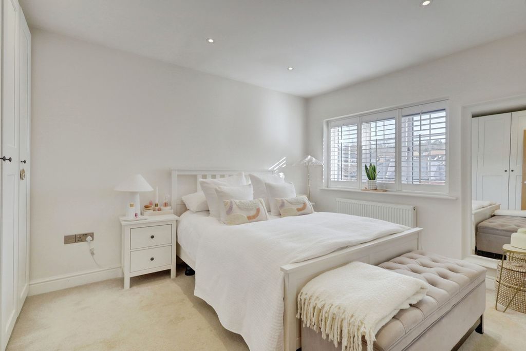 Additional image 11 of 1 bed flat for saleHigh Road, Benfleet SS7